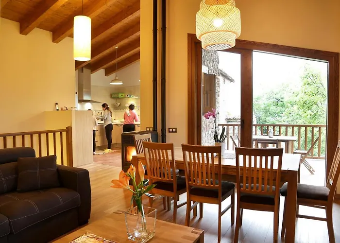 Cal Sansa 山林小屋 Cava